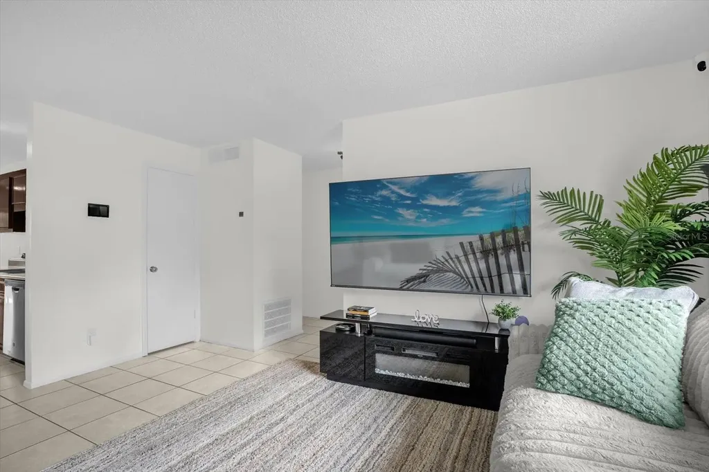 6125 Rocky Trail Orlando FL 32808