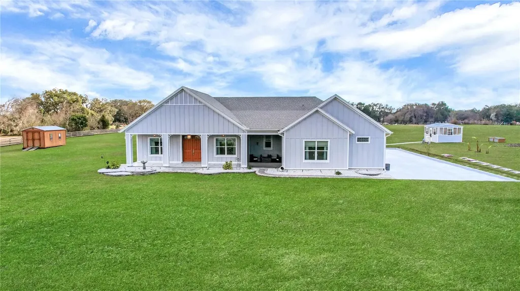 1679 E County Road 462 Wildwood FL 34785