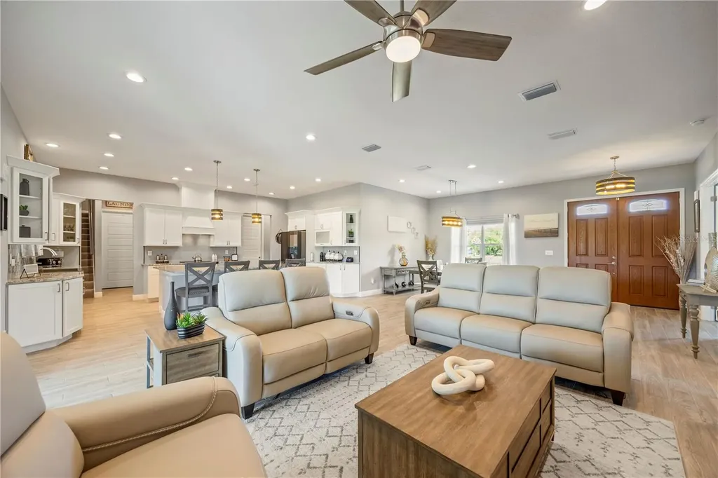 1679 E County Road 462 Wildwood FL 34785