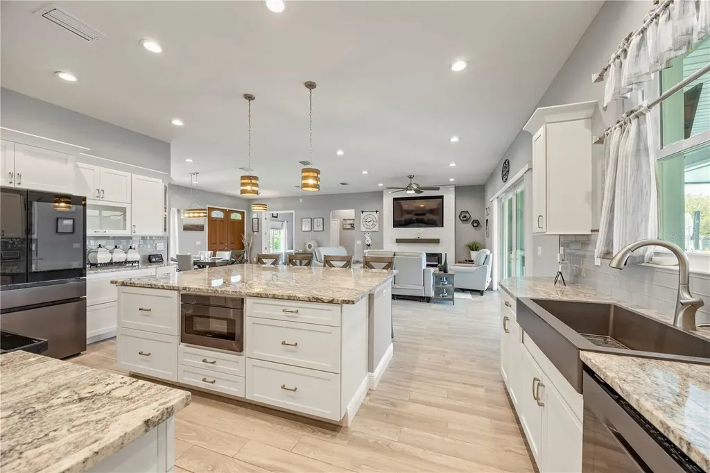 1679 E County Road 462 Wildwood FL 34785