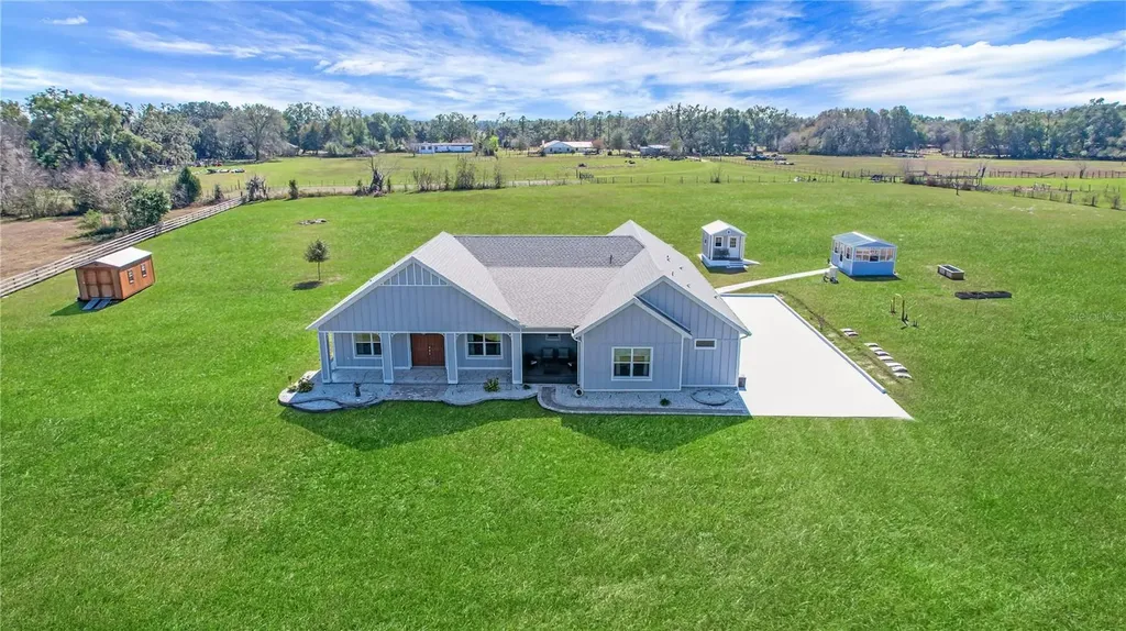 1679 E County Road 462 Wildwood FL 34785