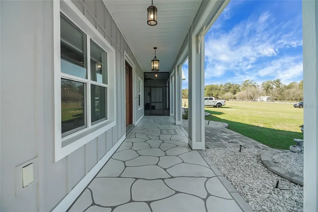 1679 E County Road 462 Wildwood FL 34785