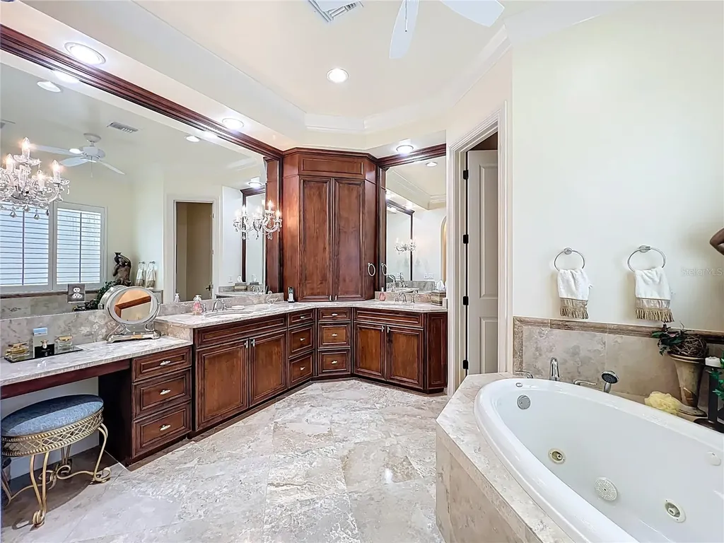 587 Broadoak Loop Sanford FL 32771