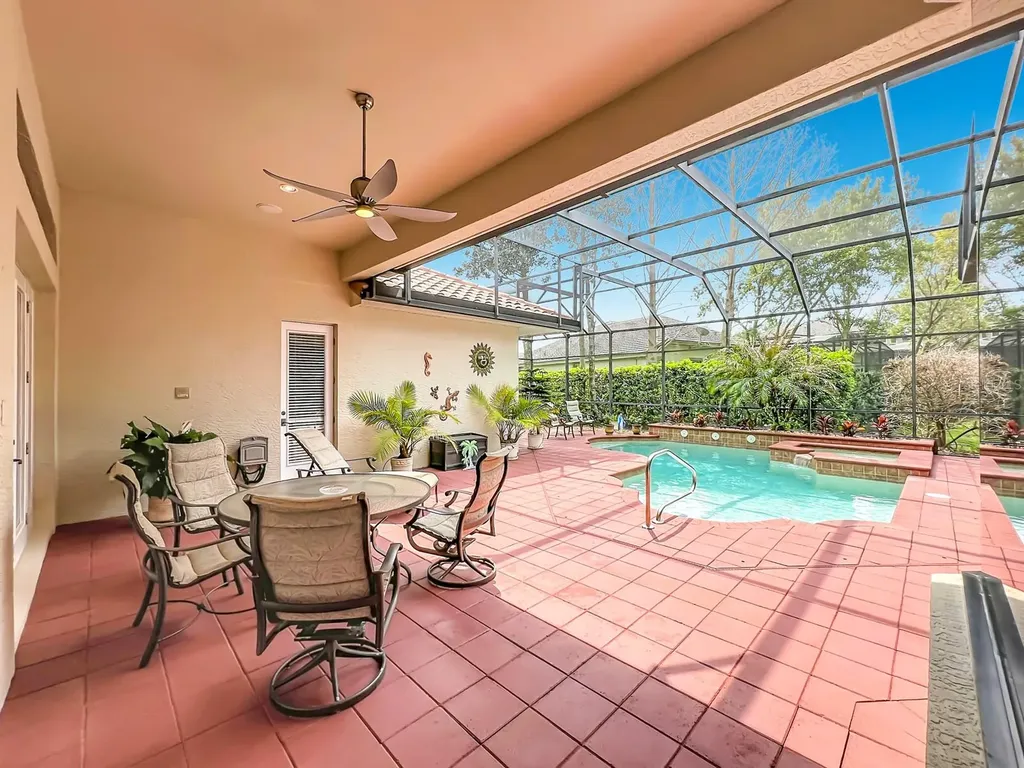 587 Broadoak Loop Sanford FL 32771