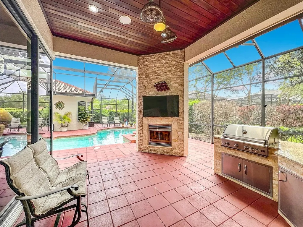 587 Broadoak Loop Sanford FL 32771