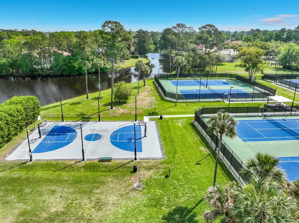 587 Broadoak Loop Sanford FL 32771