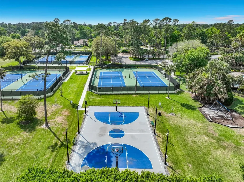 587 Broadoak Loop Sanford FL 32771