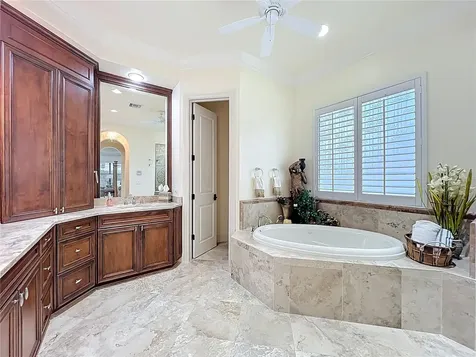 587 Broadoak Loop Sanford FL 32771