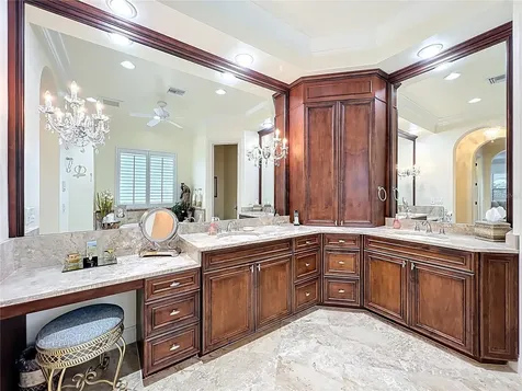587 Broadoak Loop Sanford FL 32771