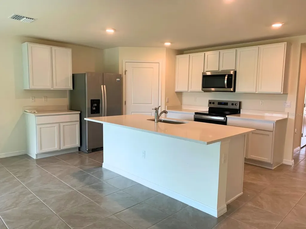 3234 Evenmore Way Wildwood FL 34785