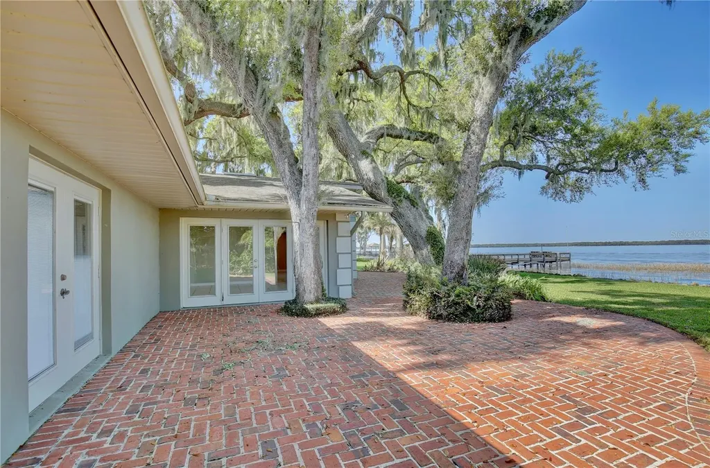504 Banning Beach Road Tavares FL 32778