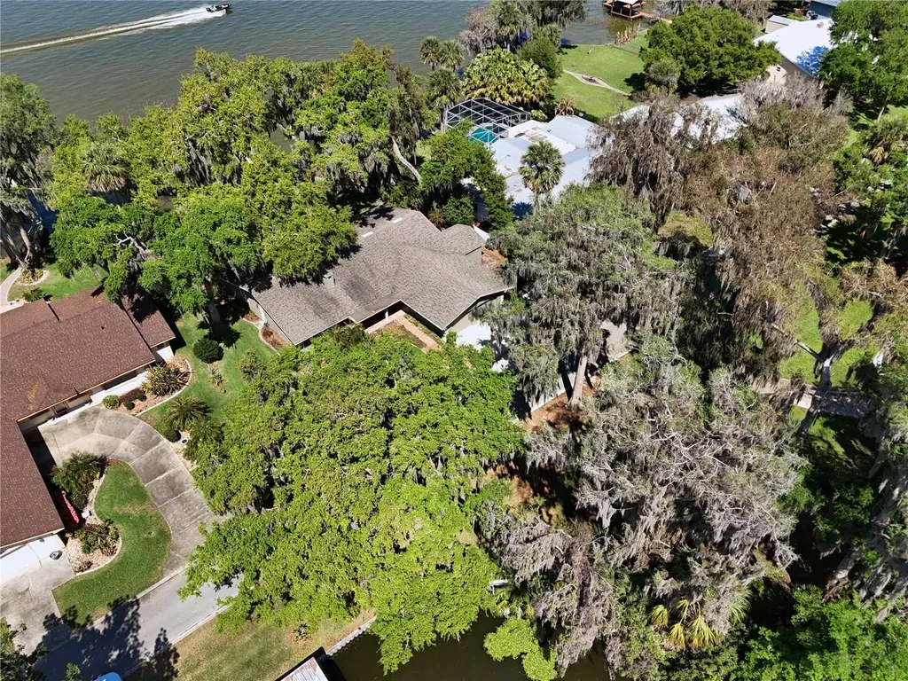 504 Banning Beach Road Tavares FL 32778
