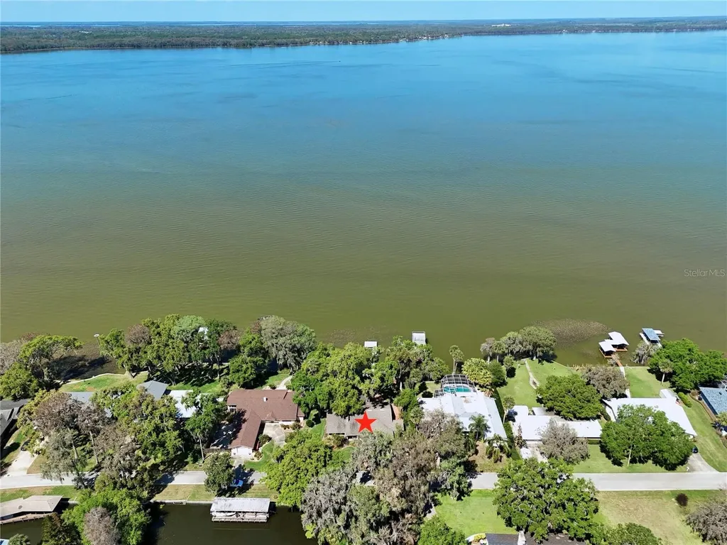 504 Banning Beach Road Tavares FL 32778