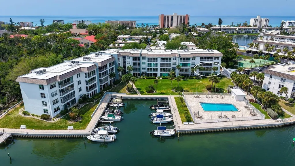 605 Sutton Place Longboat Key FL 34228