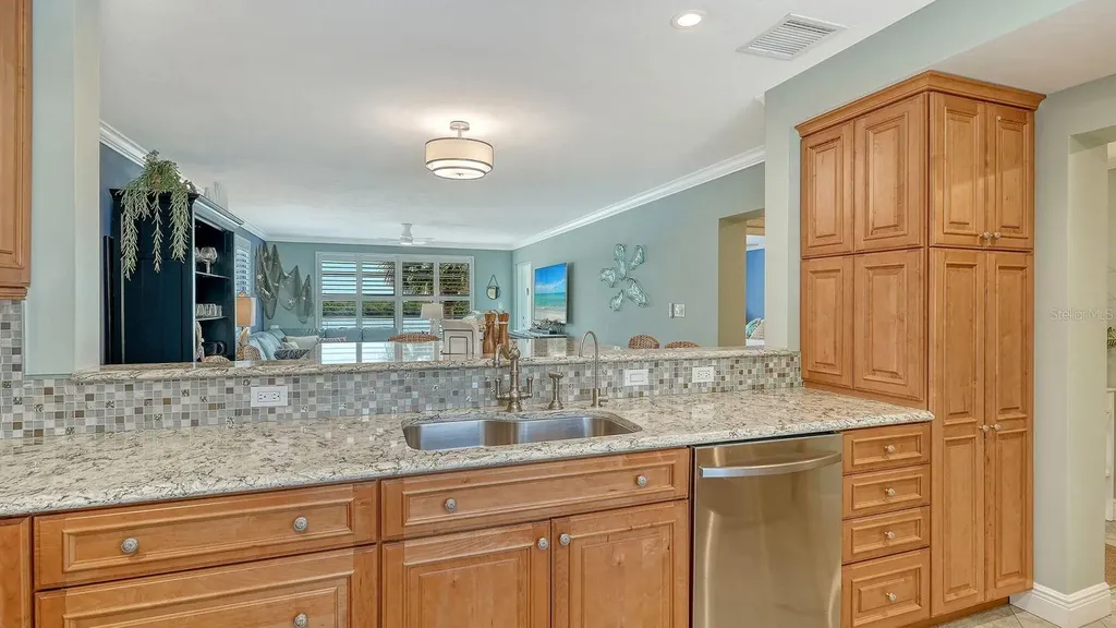 605 Sutton Place Longboat Key FL 34228
