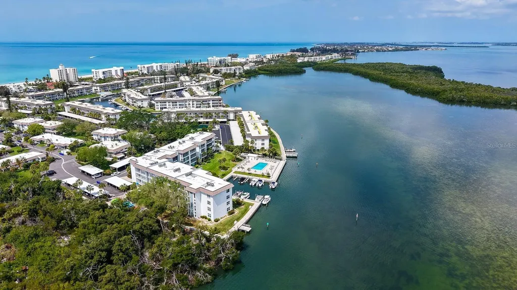 605 Sutton Place Longboat Key FL 34228