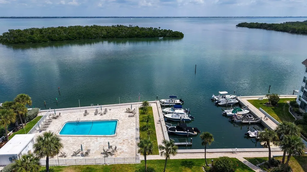 605 Sutton Place Longboat Key FL 34228