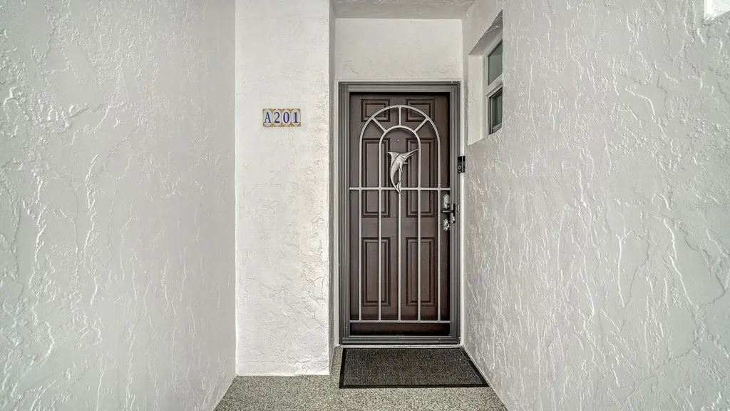 605 Sutton Place Longboat Key FL 34228