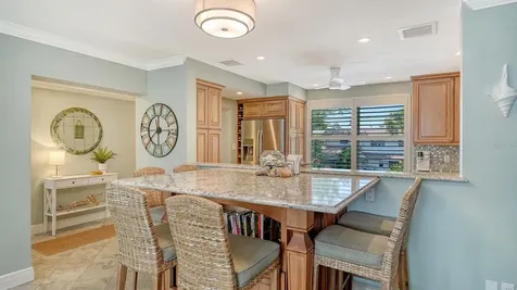 605 Sutton Place Longboat Key FL 34228