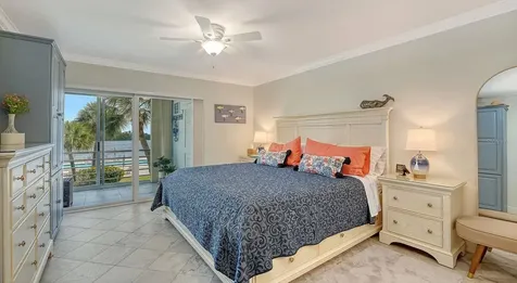 605 Sutton Place Longboat Key FL 34228