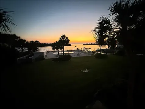 605 Sutton Place Longboat Key FL 34228