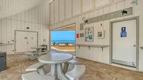605 Sutton Place Longboat Key FL 34228