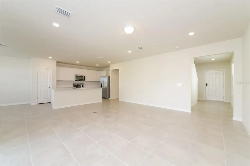 3301 Ellsworth Avenue Davenport FL 33837