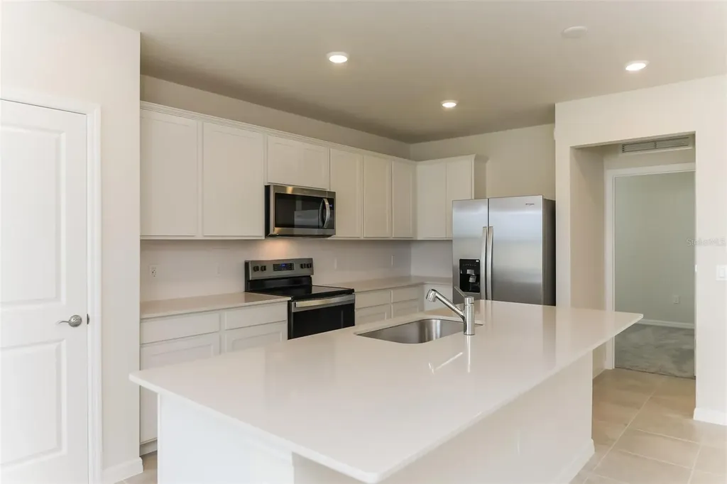 3301 Ellsworth Avenue Davenport FL 33837