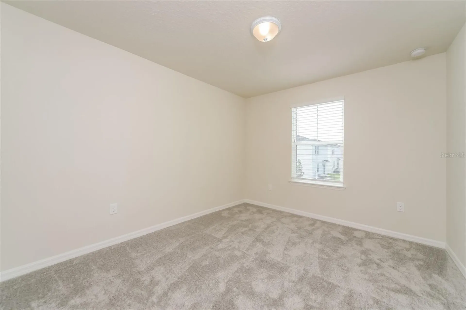 3301 Ellsworth Avenue Davenport FL 33837