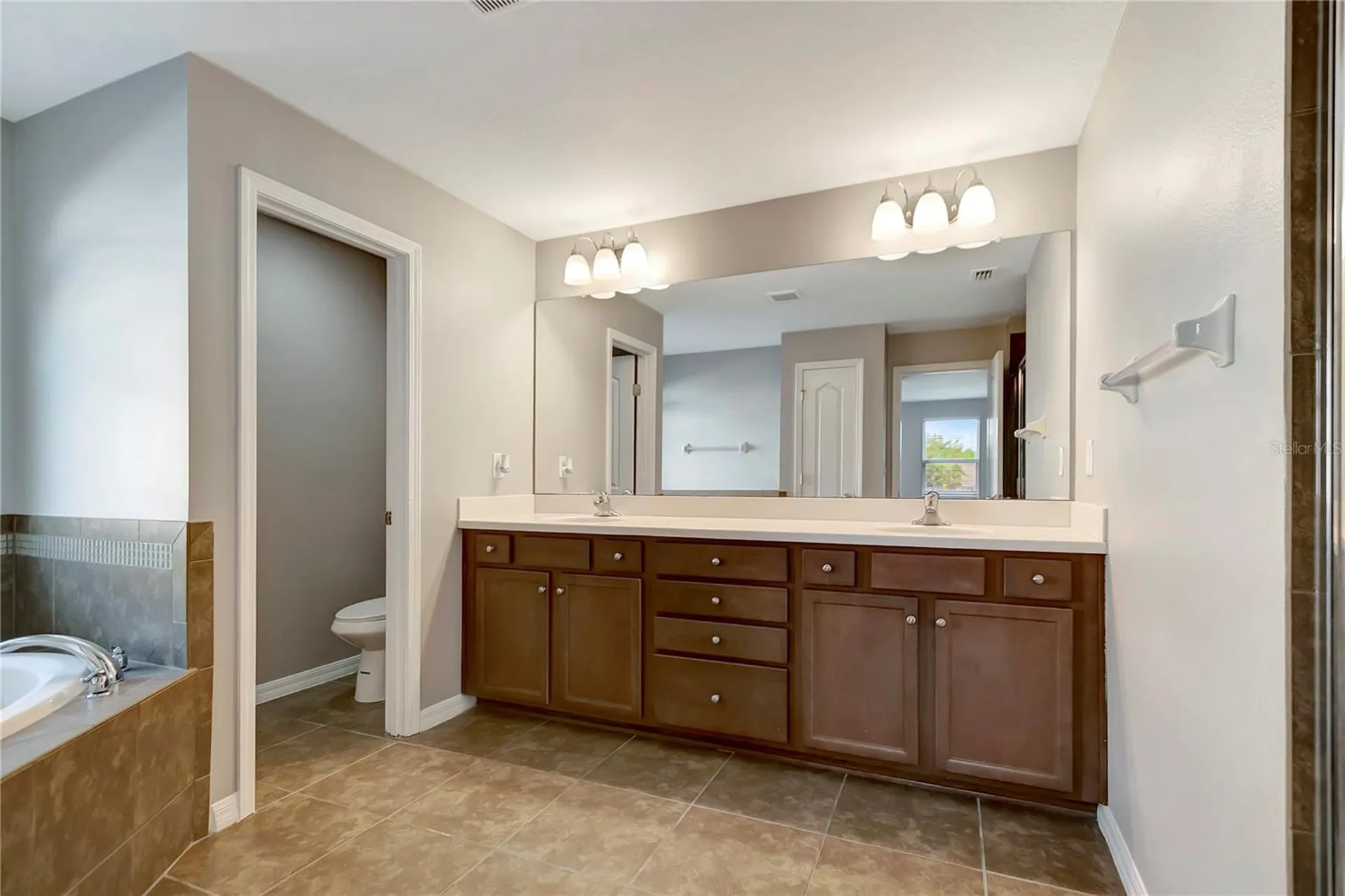 8406 Cherry Branch Drive Ruskin FL 33573