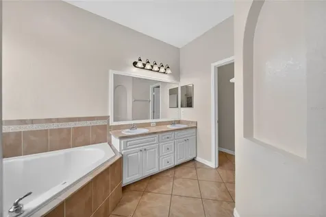 4656 Magnolia Preserve Loop Winter Haven FL 33880