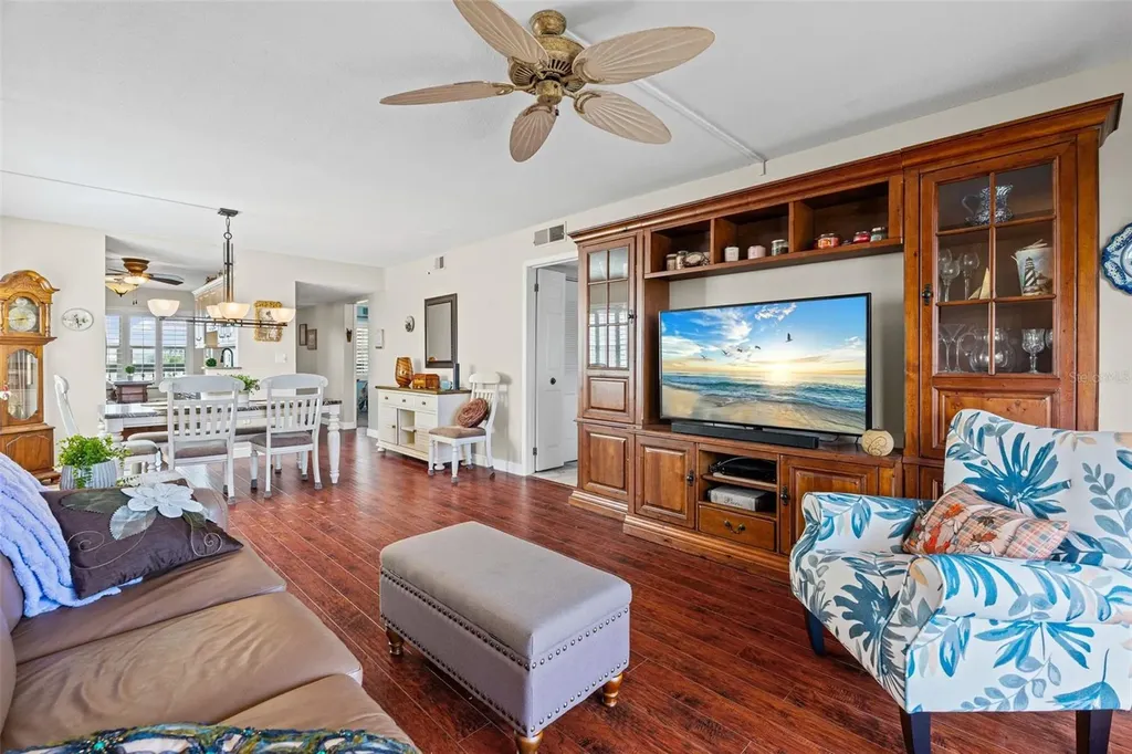 635 30th Avenue W Bradenton FL 34205