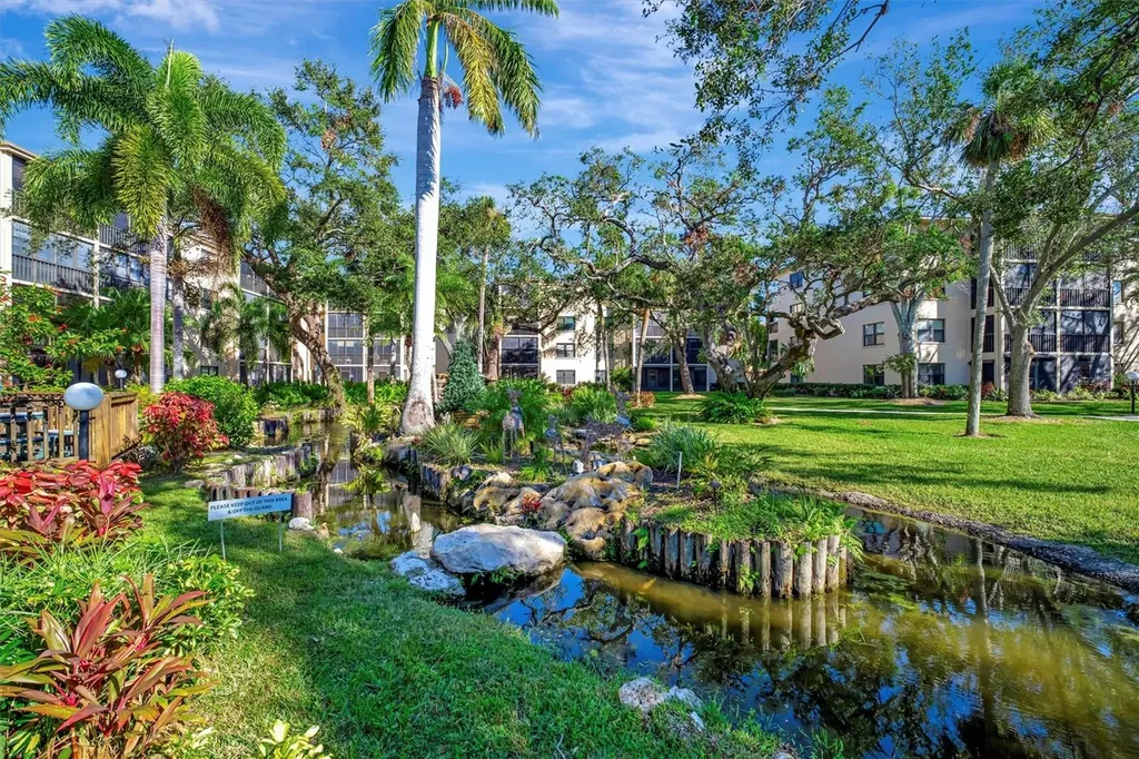 635 30th Avenue W Bradenton FL 34205