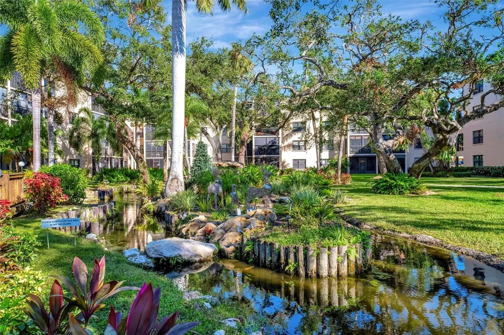 635 30th Avenue W Bradenton FL 34205