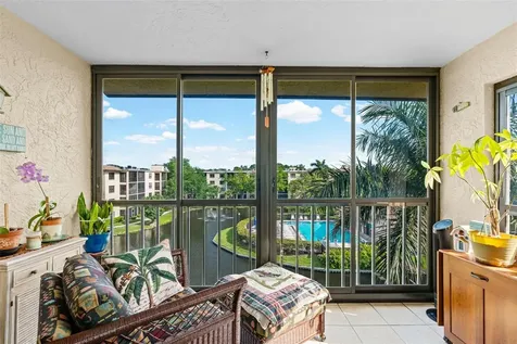 635 30th Avenue W Bradenton FL 34205