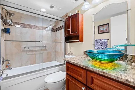 635 30th Avenue W Bradenton FL 34205