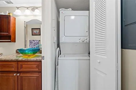 635 30th Avenue W Bradenton FL 34205