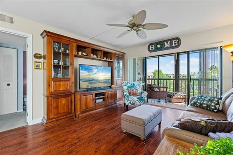 635 30th Avenue W Bradenton FL 34205
