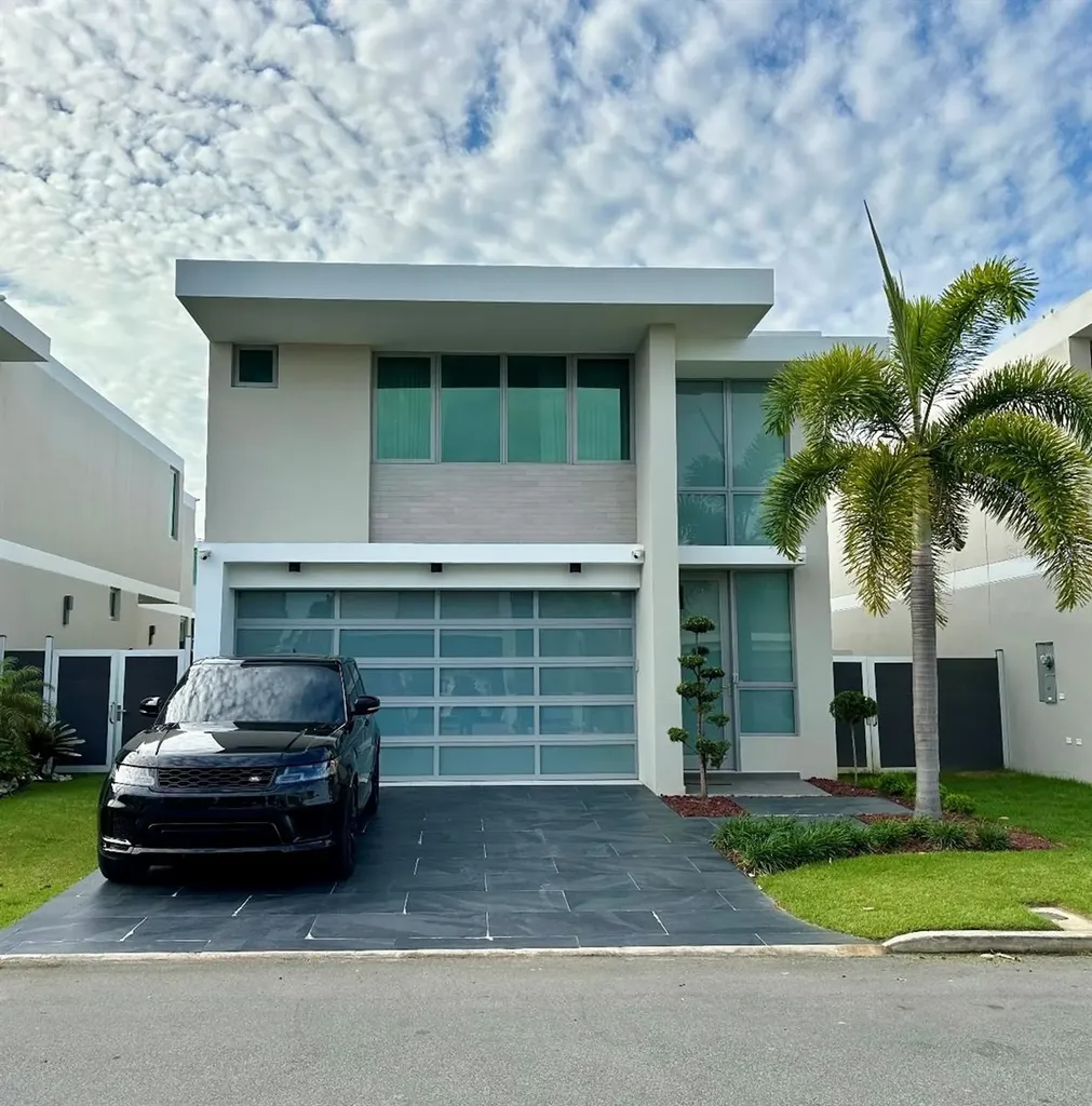 68 Riviera Village Bayamon PR 00959
