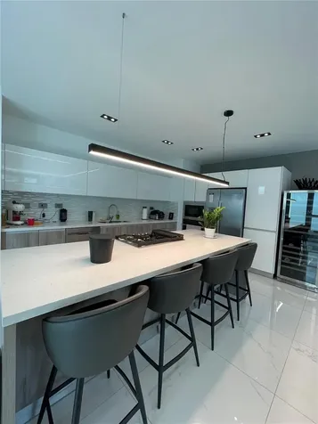 68 Riviera Village Bayamon PR 00959