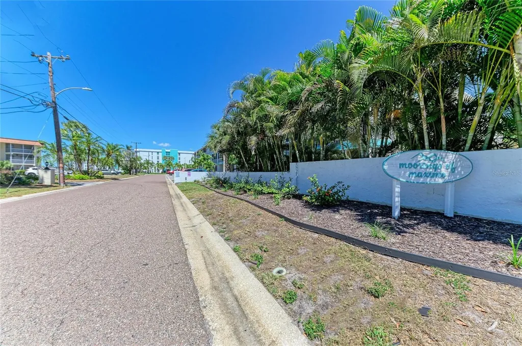 4920 38th Way S St Petersburg FL 33711