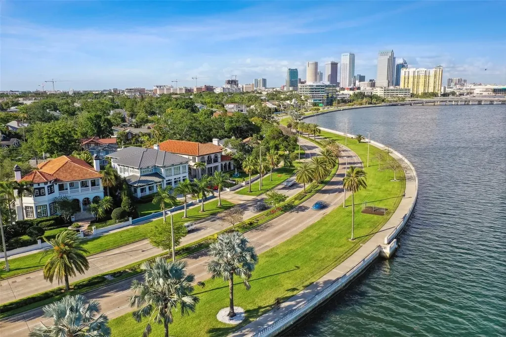 3106 W Cherokee Avenue Tampa FL 33611