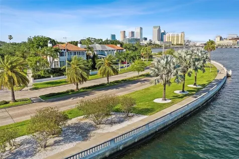 3106 W Cherokee Avenue Tampa FL 33611