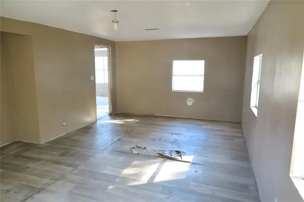 8760 County Road 127 Sanderson FL 32087