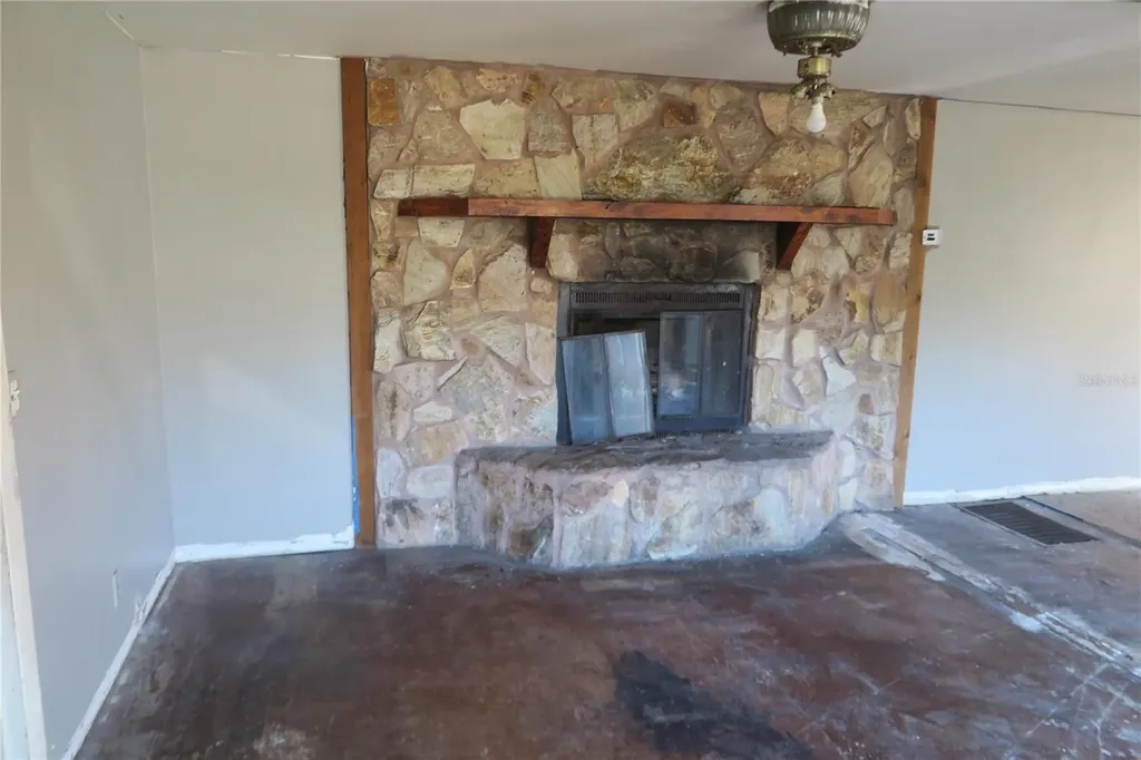 8760 County Road 127 Sanderson FL 32087