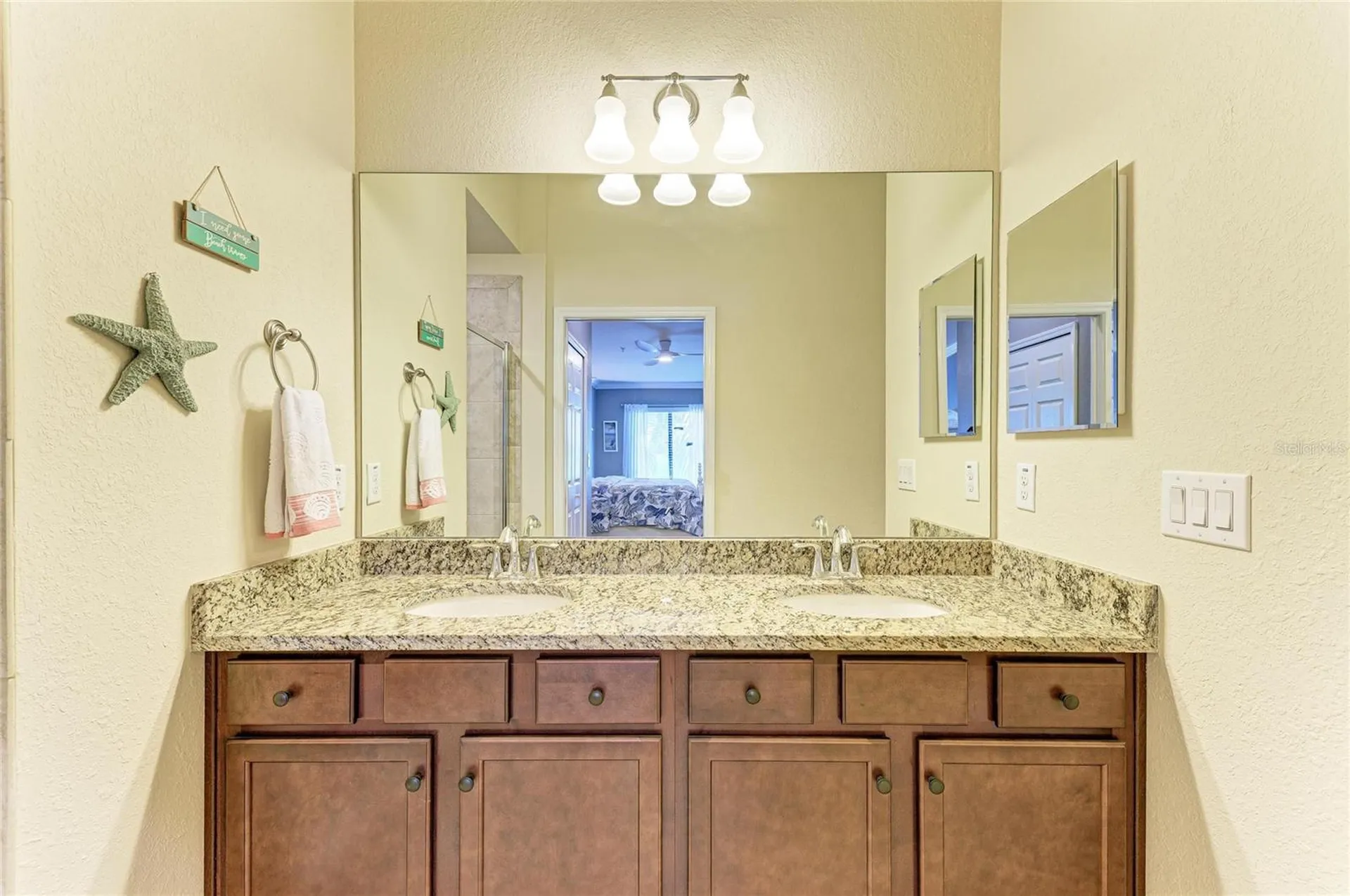 5558 Palmer Circle Lakewood Ranch FL 34211