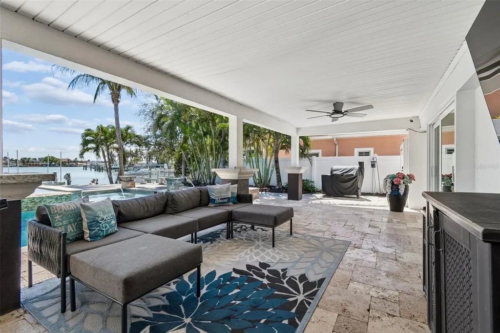 10127 Paradise Boulevard Treasure Island FL 33706