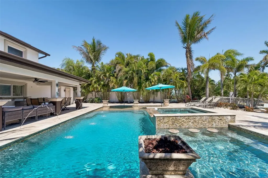 10127 Paradise Boulevard Treasure Island FL 33706