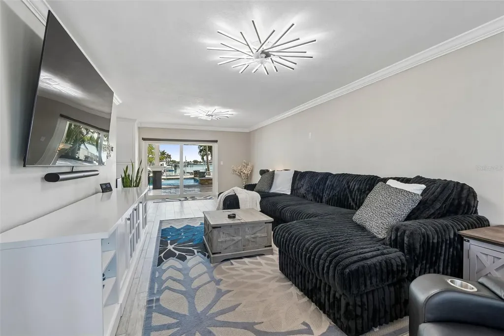 10127 Paradise Boulevard Treasure Island FL 33706