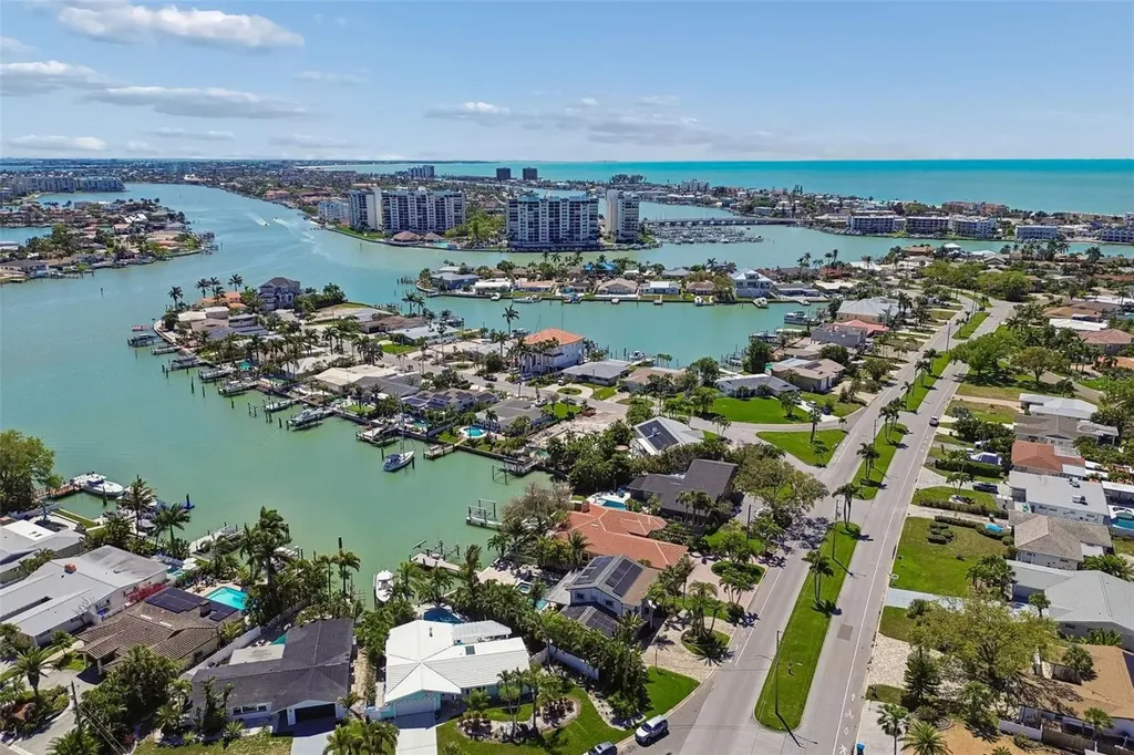 10127 Paradise Boulevard Treasure Island FL 33706